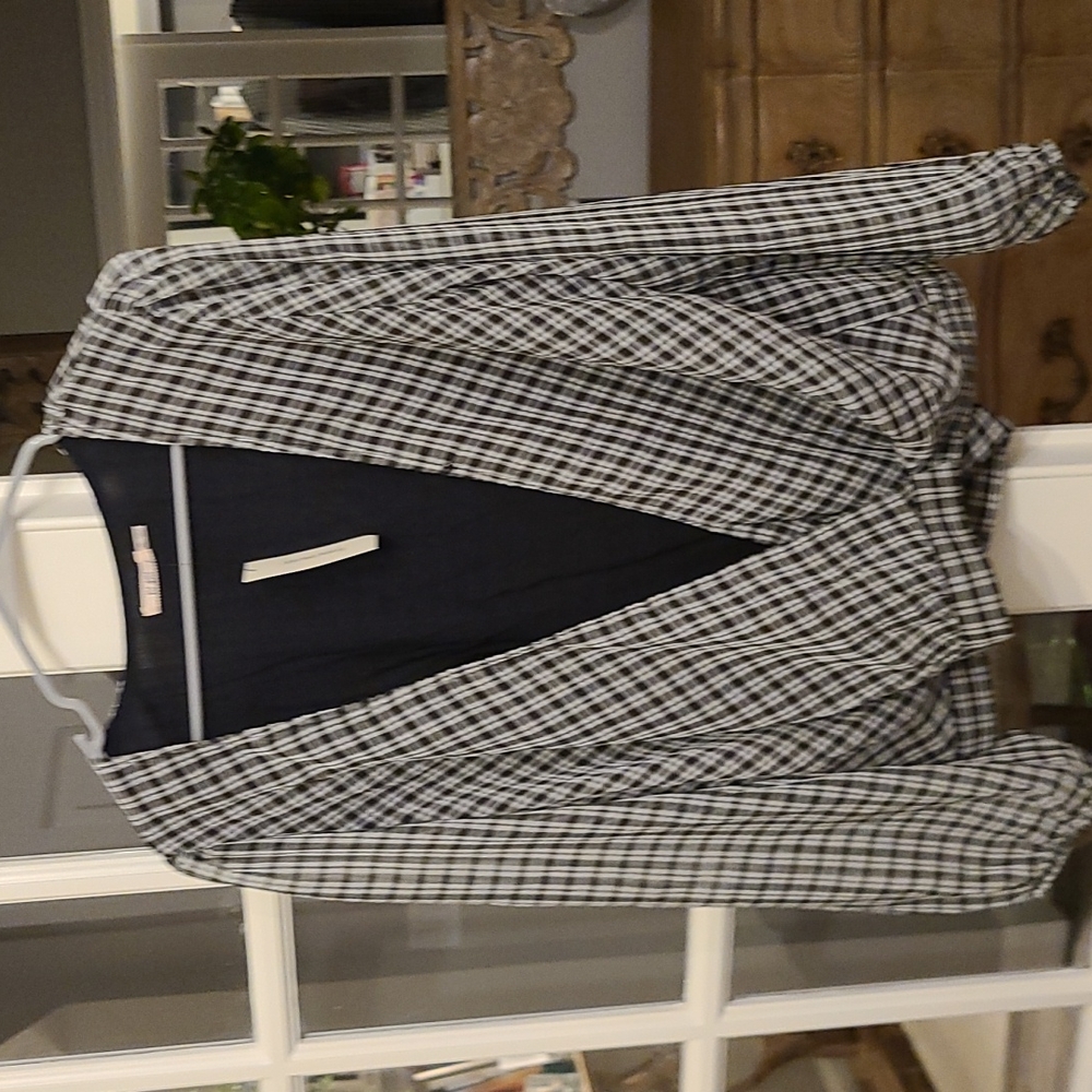 Womens XL Black and white Plaid Top NWT
